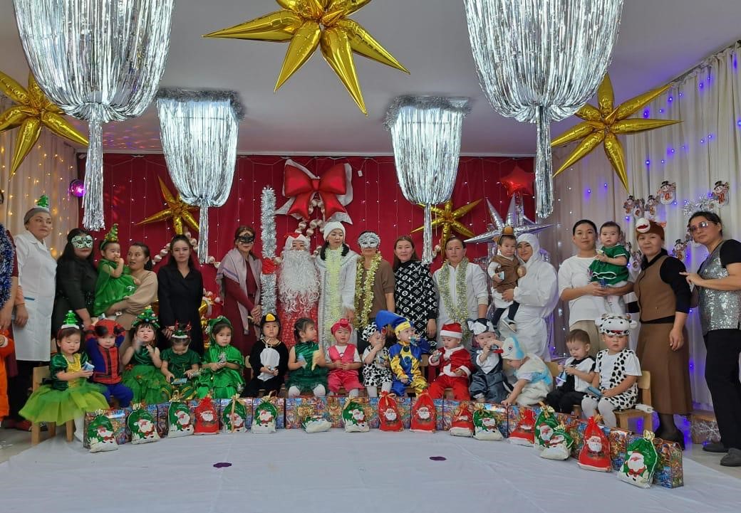 New Year Tradition of Good Deeds 🎁